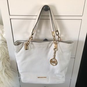 White Michael Korea medium shoulder bag.